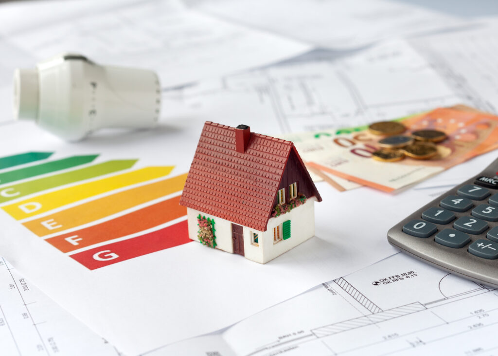 Förderunterlagen und Planung für energieeffiziente Sanierungen und neue Fenster nach der BEG Reform 2026.